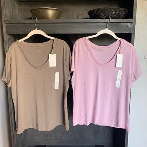 Bundle Two Vneck T-shirts Size Large